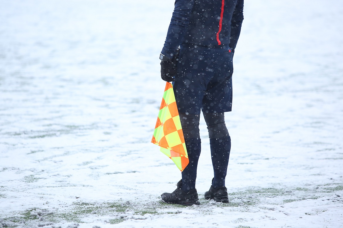 Piłka nożna zimą: w czym trenować, kiedy temperatura spada poniżej zera?