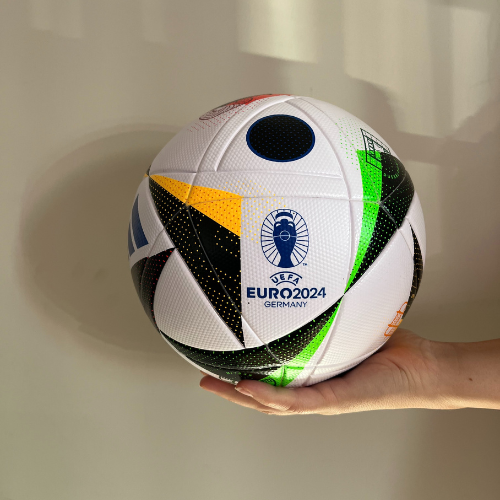 Piłka nożna adidas Euro24 Fussballliebe w pudełki replika IN9369 logo